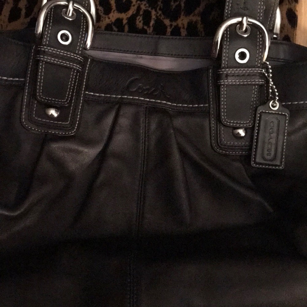 Designer Handbag - Picture 5 of 7